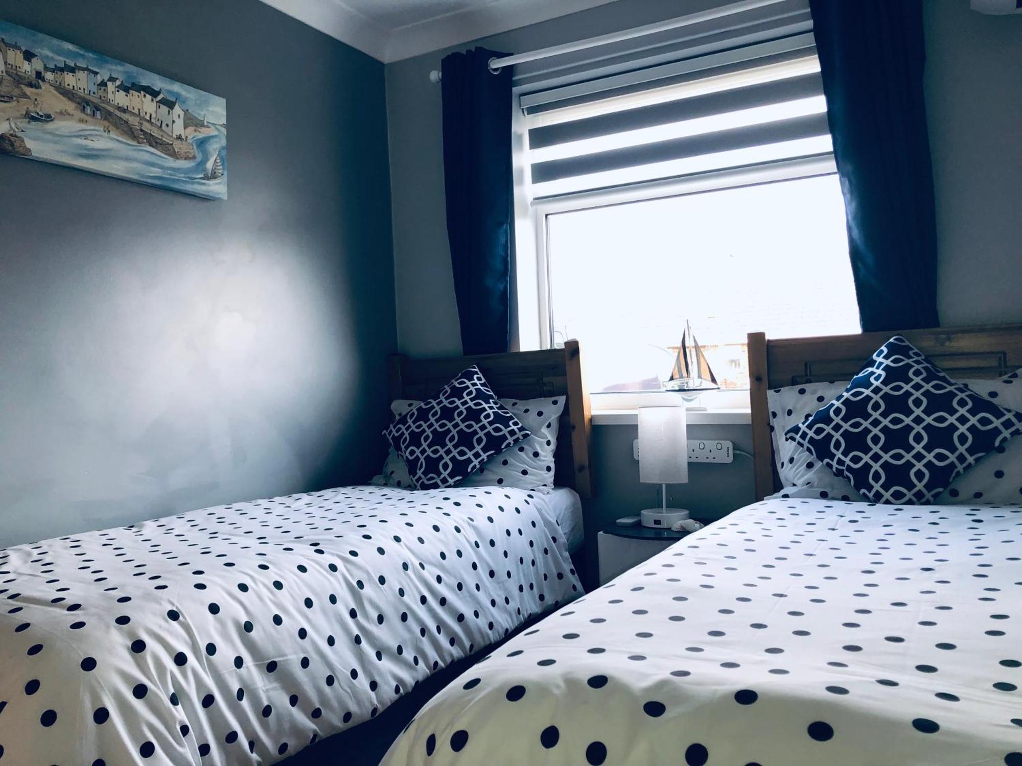 The Phoenix By The Sea- 2 Bedroom Flat In Hunny