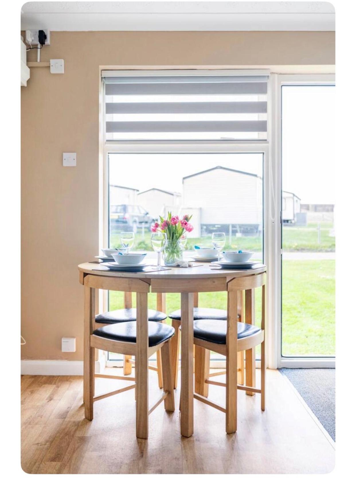 The Phoenix By The Sea- 2 Bedroom Flat In Hunny Apartment
